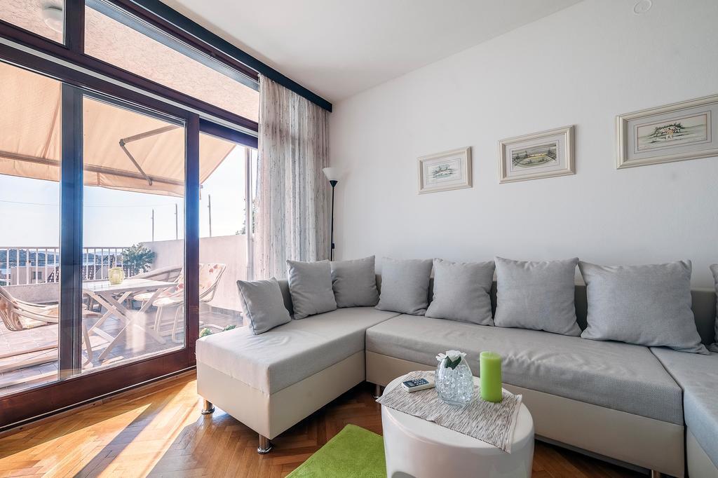 שיבניק Nada Sea View City Centre מראה חיצוני תמונה