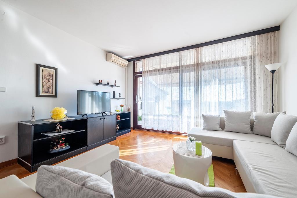 שיבניק Nada Sea View City Centre מראה חיצוני תמונה