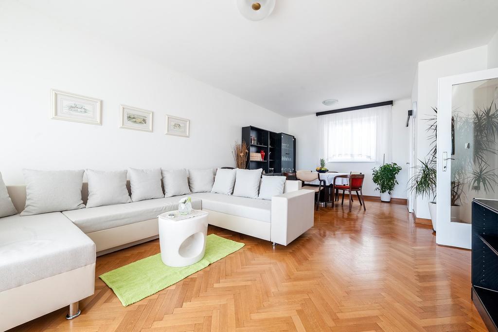 שיבניק Nada Sea View City Centre מראה חיצוני תמונה