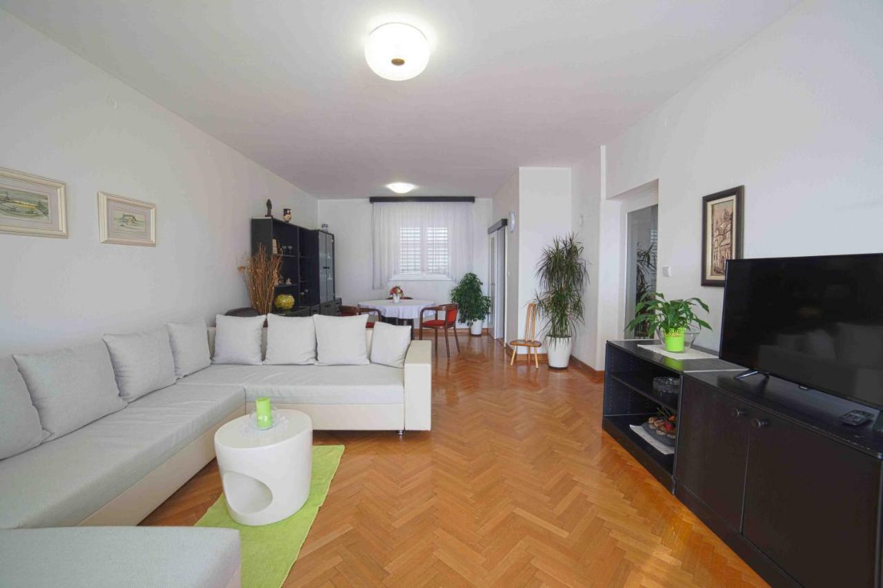 שיבניק Nada Sea View City Centre מראה חיצוני תמונה