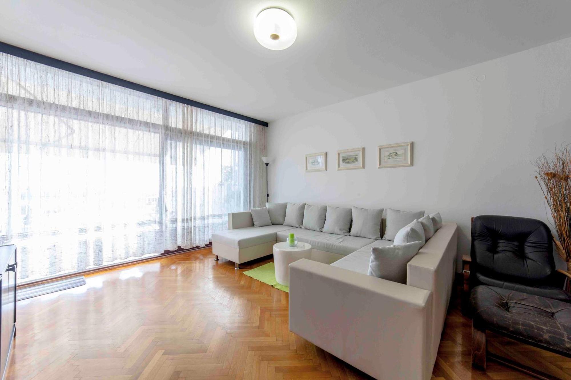 שיבניק Nada Sea View City Centre מראה חיצוני תמונה
